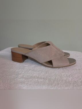 Naturalizer- Arielle Taupe Suede Crisscross Low Heel Mules With N5 Technology